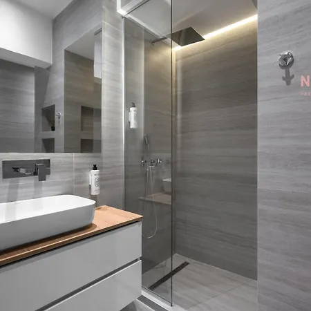8 No 1,10, Nilie Hospitality Mgmt Apartment *