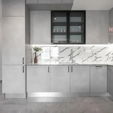 8 No 1,10, Nilie Hospitality Mgmt Apartment *